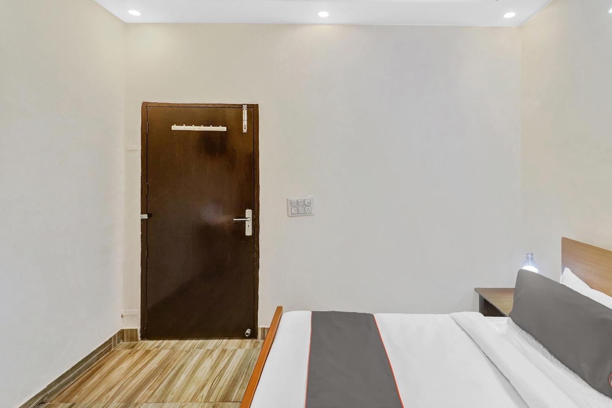 Super Capital O Moody Inn Delhi  Eksteriør billede