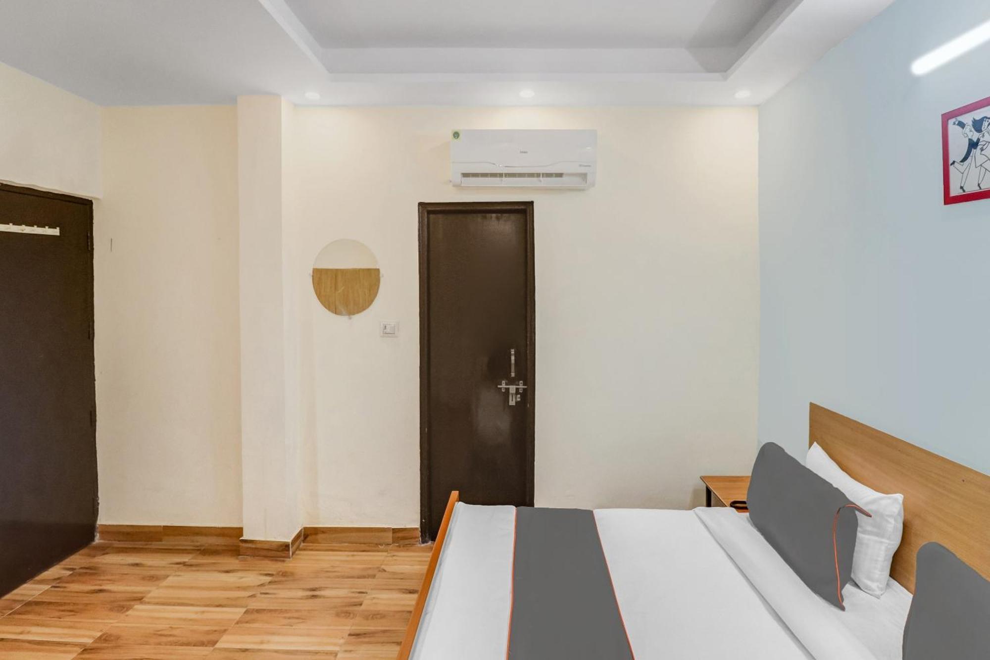 Super Capital O Moody Inn Delhi  Eksteriør billede